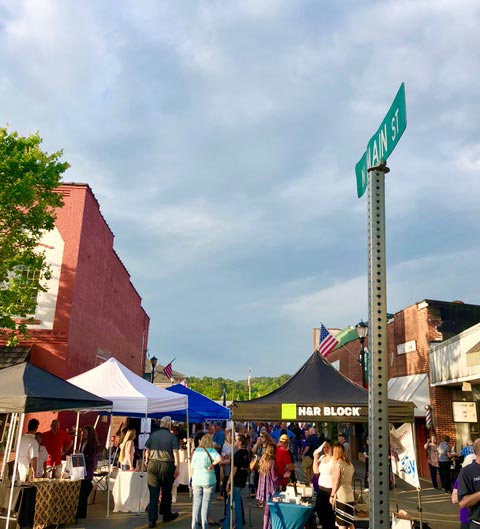 Festivals In Blue Ridge Georgia Apple Festival Downtown Ellijay