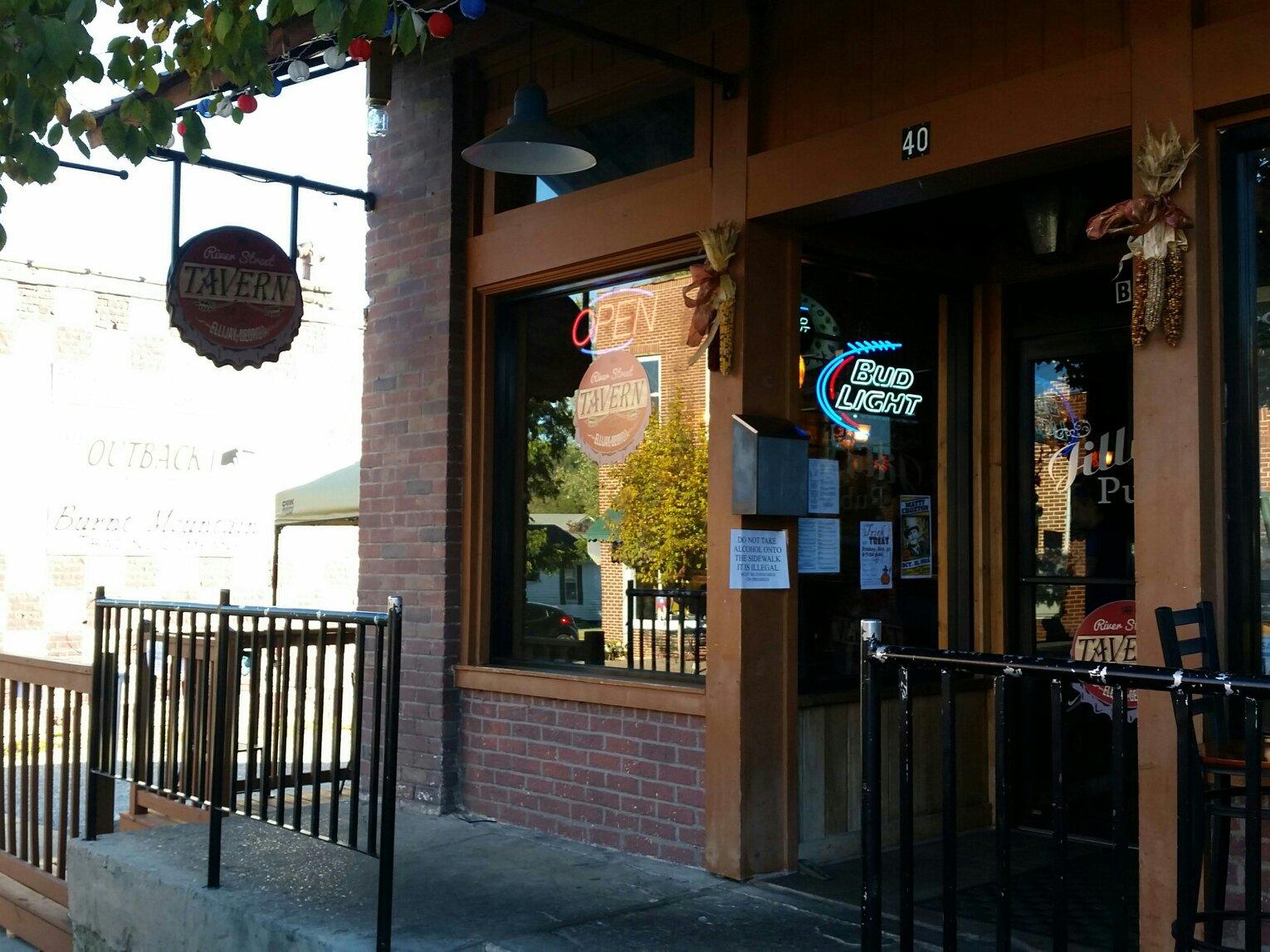 River Street Tavern